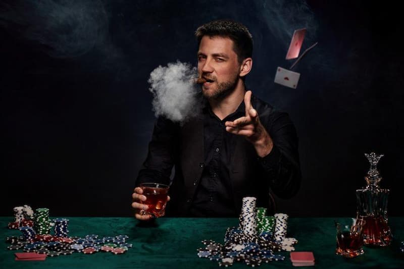 Bạn cần linh hoạt áp dụng chiến thuật bluffing trong ván bài poker đổi thưởng